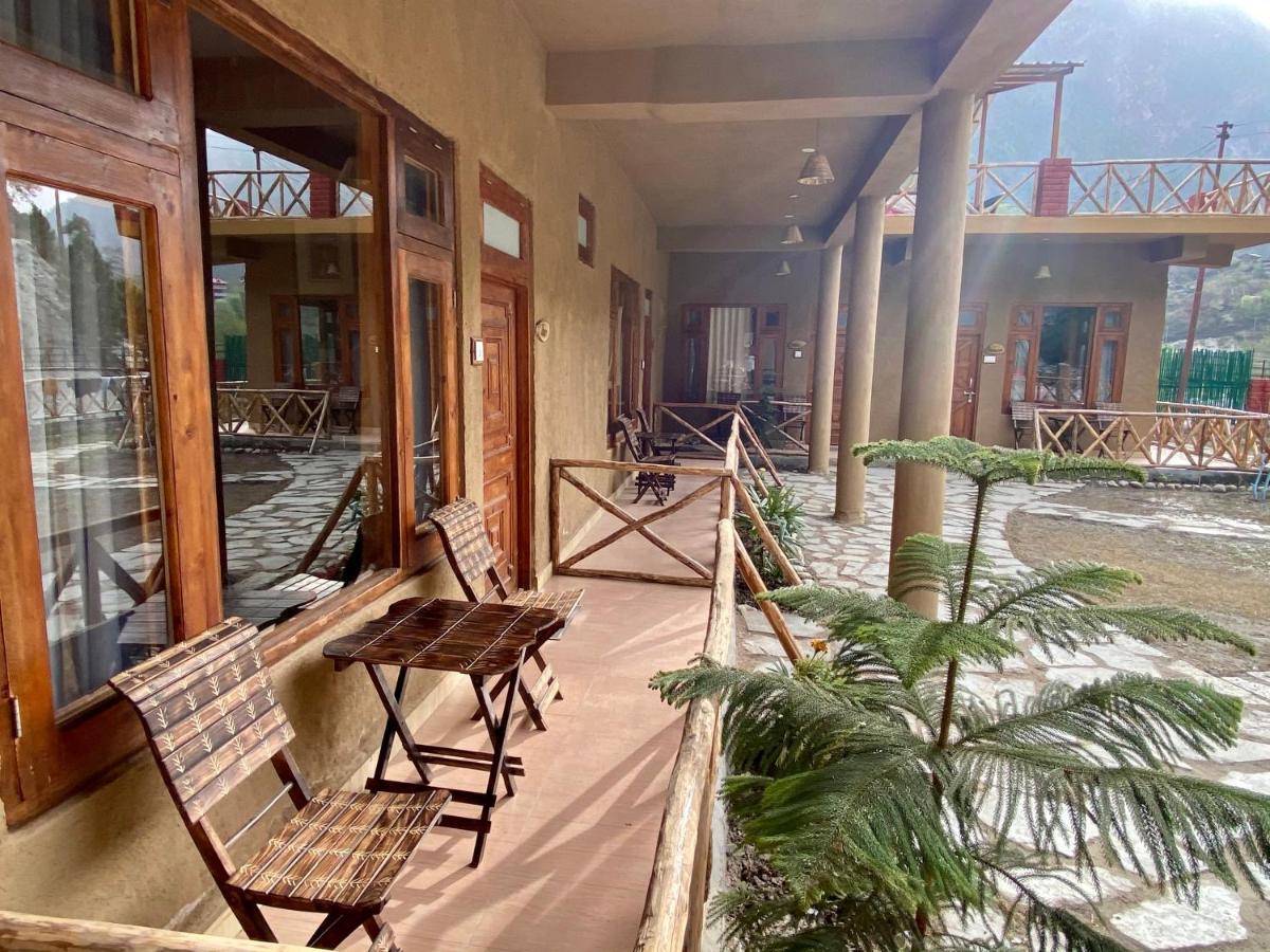 Shivadya Tirthan - Tirthan Valley Gushaini Bagian luar foto